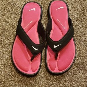 Nike sz 10 sandals